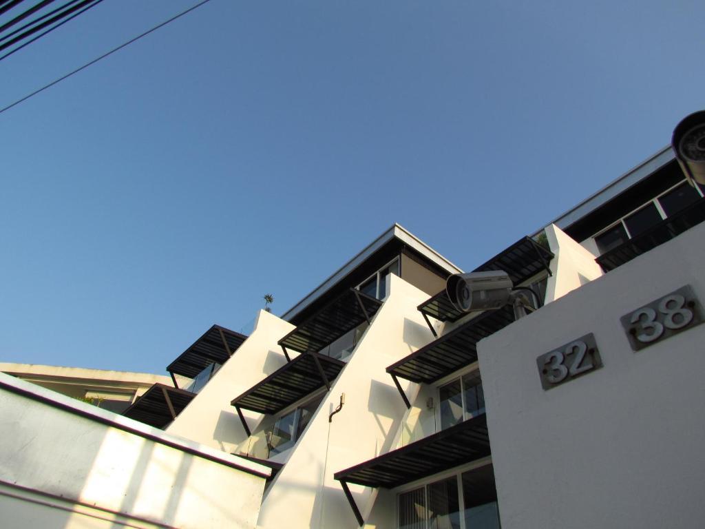 The Front Hotel y Apartamentos Patong Exterior foto